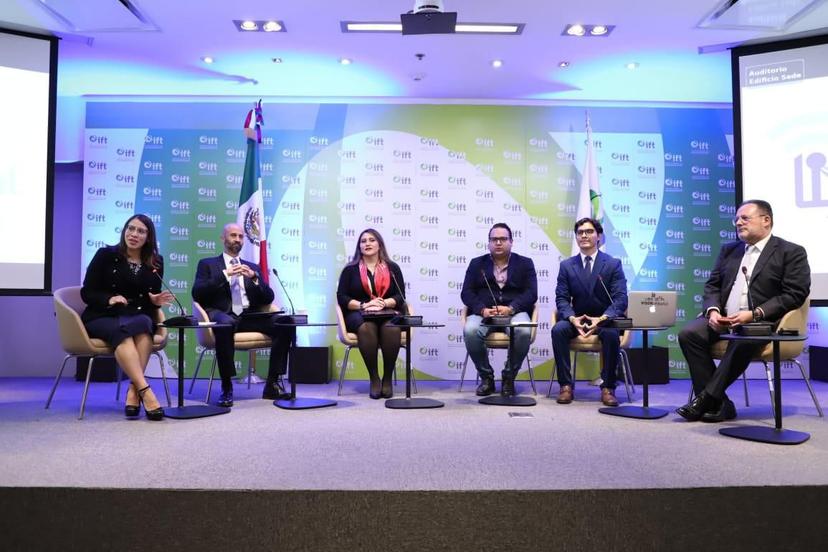 Panelista en el Foro Desarrollo Digital desde lo local en el IFT - 1